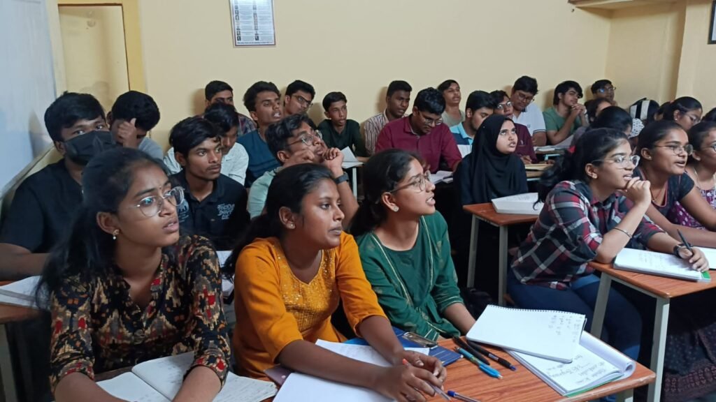 Best coaching institute for EAMCET JEE NEET- Evans academy